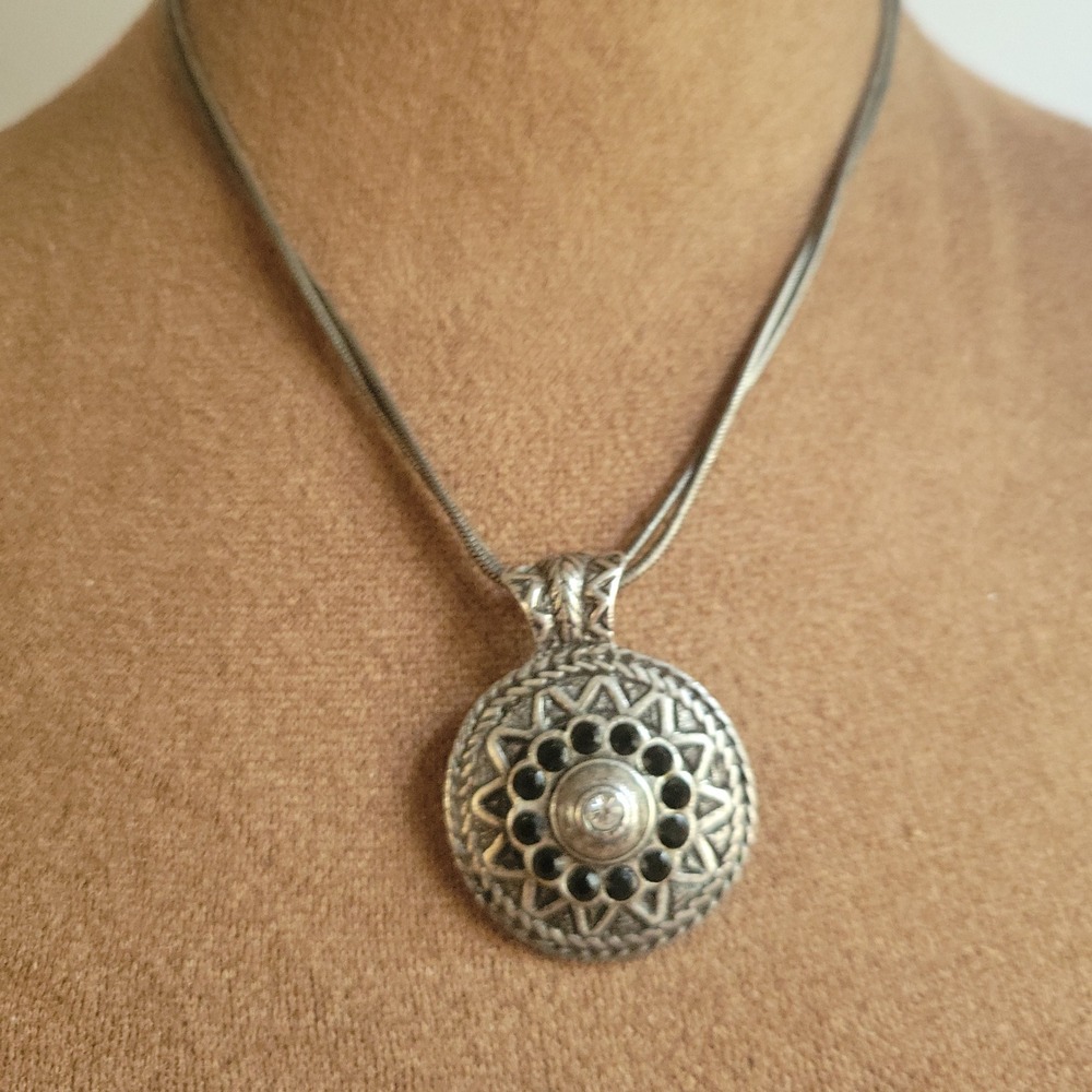 Chicos Silver Tone Sunburst Medallion Pendant Necklace Adjustable 17-21in Ethno